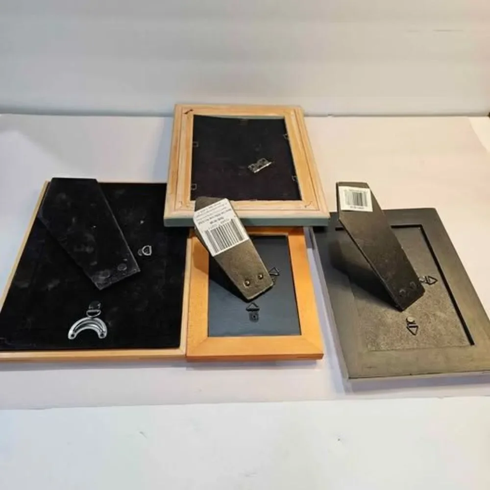 Unbranded versatile set